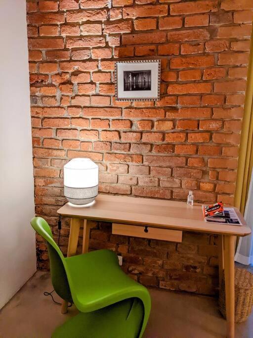 Romantic And Atypical Apartments In Prague'S Montmartre Eksteriør billede