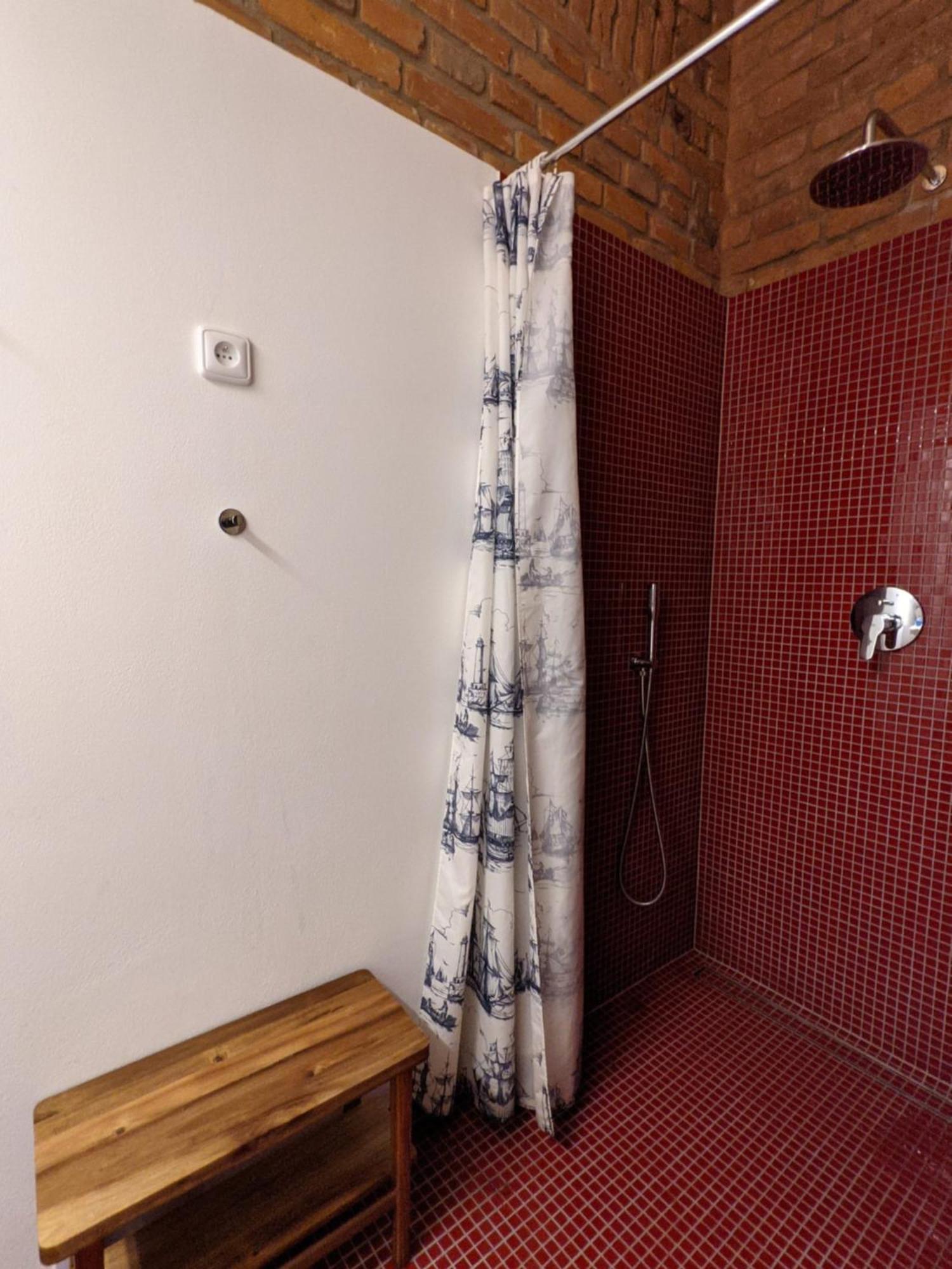 Romantic And Atypical Apartments In Prague'S Montmartre Eksteriør billede